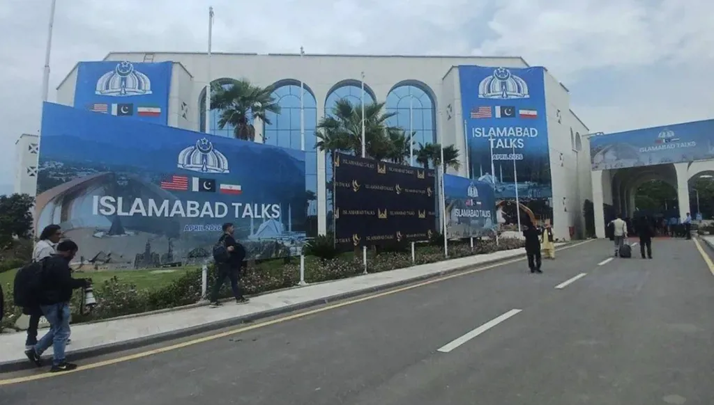 طهران تقاطع جولة إسلام آباد وترهن العودة للمفاوضات برفع الحصار البحري