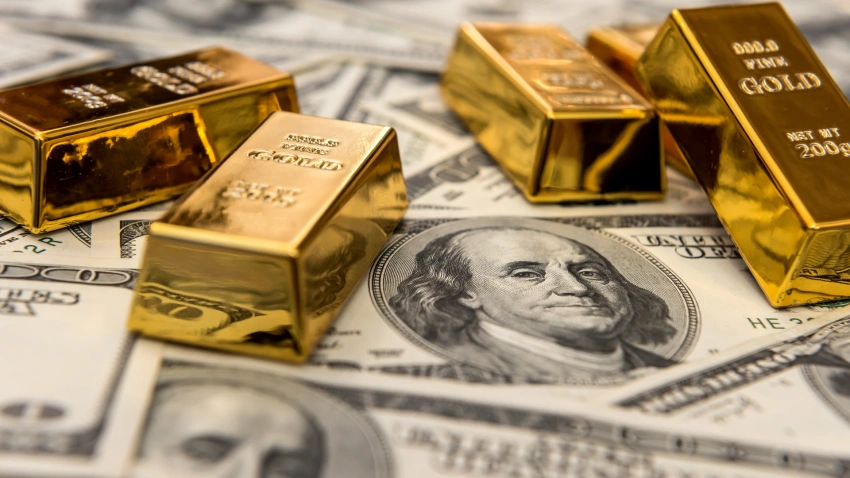 Gold Prices Stabilize and Dollar Rises in Iraqi Local Markets