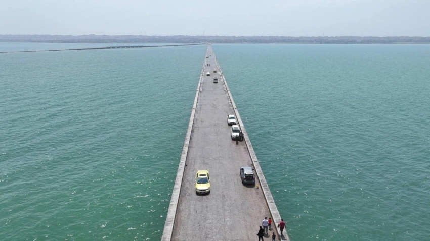 Indefinite Closure of a Major Bridge in Iraq Following Collapse Warnings