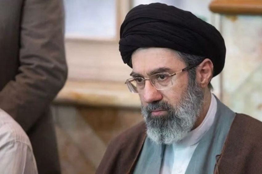 القيادة الإيرانية تدعو إلى الوحدة الوطنية وتُحذر من مساعي زرع الفتنة الداخلية
