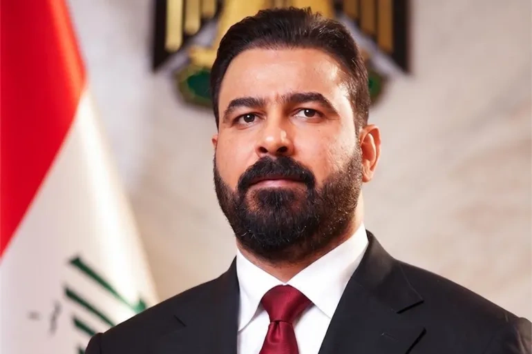 توجيهات حكومية بتوحيد وتجديد الأعلام العراقية المرفوعة فوق المباني الرسمية