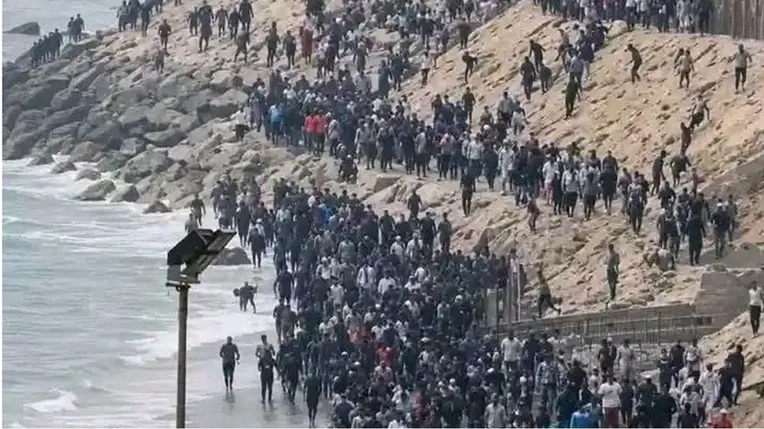 توترات أوروبية متصاعدة بشأن إدارة الحدود إثر أزمة تدفق المهاجرين إلى إسبانيا - توترات أوروبية متصاعدة بشأن إدارة الحدود إثر أزمة تدفق المهاجرين إلى إسبانيا - توترات أوروبية متصاعدة بشأن إدارة الحدود إثر أزمة تدفق المهاجرين إلى إسبانيا - توترات أوروبية متصاعدة بشأن إدارة الحدود إثر أزمة تدفق المهاجرين إلى إسبانيا - توترات أوروبية متصاعدة بشأن إدارة الحدود إثر أزمة تدفق المهاجرين إلى إسبانيا - Escalating European Tensions Over Border Management Following the Migrant Crisis in Spain - Escalating European Tensions Over Border Management Following the Migrant Crisis in Spain