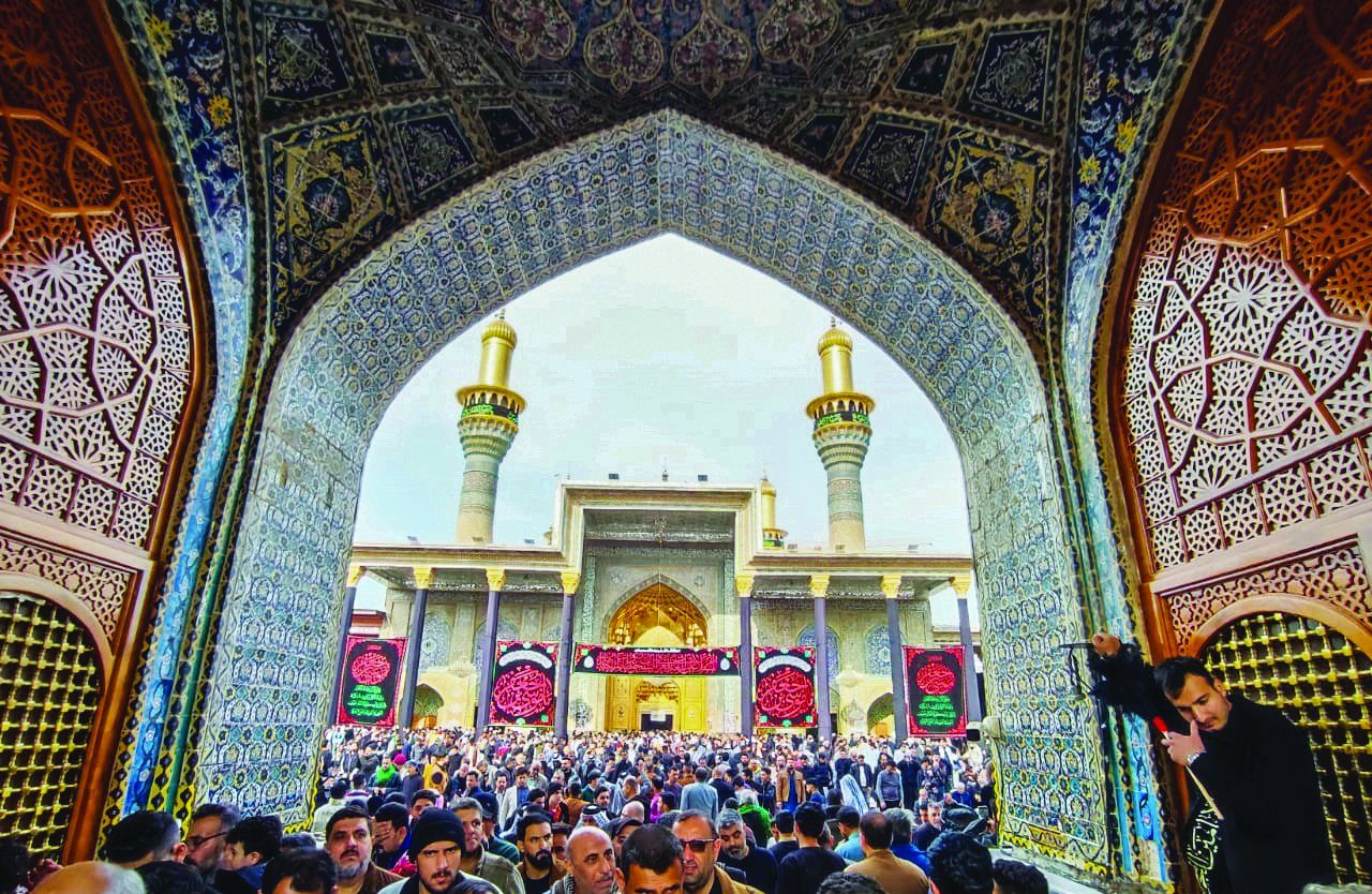 السياحة الدينية في العراق: رافد اقتصادي واعد يتطلب تطوير البنية التحتية والاستثمار