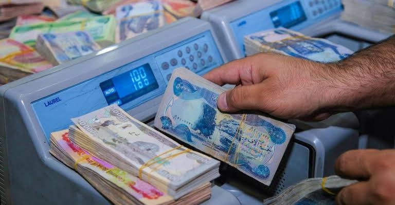 اللجنة المالية النيابية تعلن إنهاء أزمة رواتب آلاف العقود في تربية البصرة