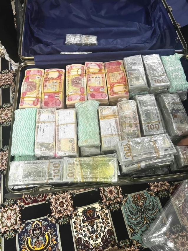 هيئة النزاهة تضبط أموالاً طائلة ومشغولات ذهبية بحوزة مسؤول في وزارة الكهرباء