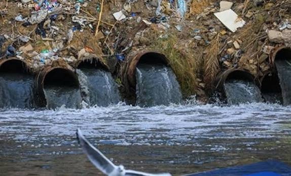 تحذيرات بيئية: نحو 500 مصدر تلوث تفتك بنهر دجلة وخمس محافظات هي الأكثر تضرراً