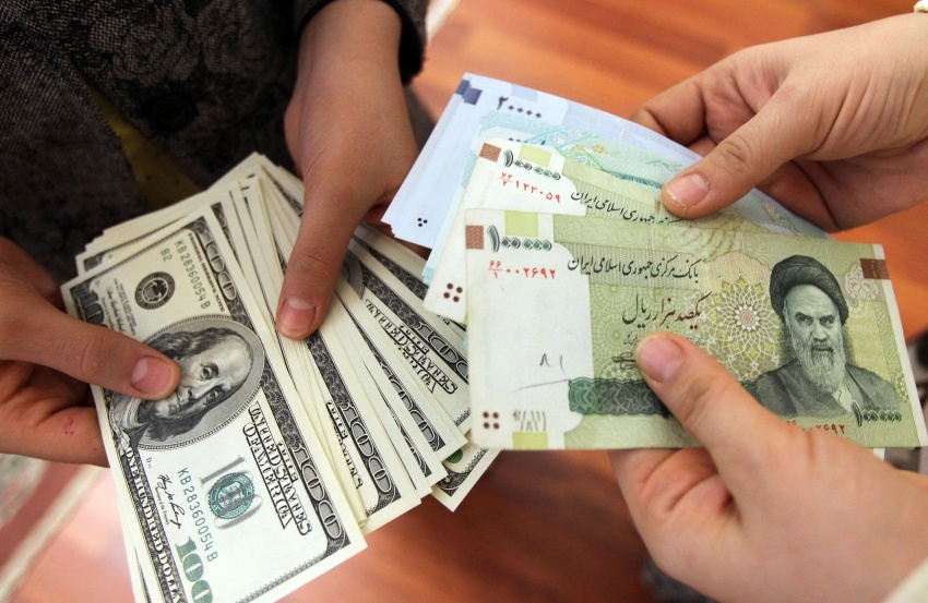 تراجع حاد جديد للعملة الإيرانية متأثرة بتشديد العقوبات الاقتصادية