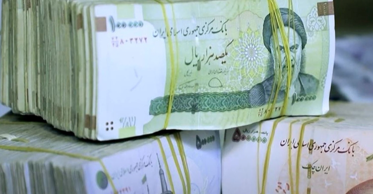 Iranian Toman Hits Record Low Against US Dollar - التومان الإيراني الدولار الأمريكي أسعار الصرف اقتصاد Iranian Toman US Dollar