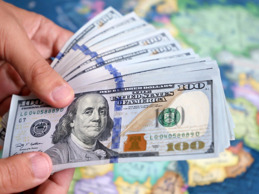 CBI Grants Licensed Banks 4 Days to Complete External Transfers - البنك المركزي العراقي التحويل الخارجي المصارف المجازة المستوردين Central Bank of Iraq Foreign Transfers