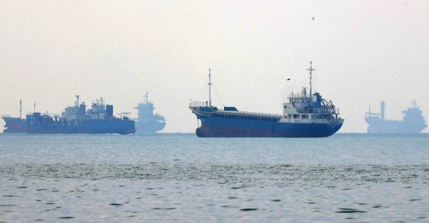Two Oil Tankers Out of Service Following an Incident South of the Strait of Hormuz